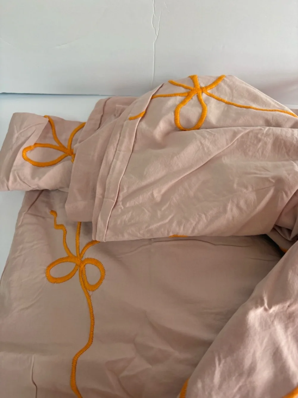 NWOT Urban Outfitters Lacey Bows Embroidered Duvet Cover Size Twin XL